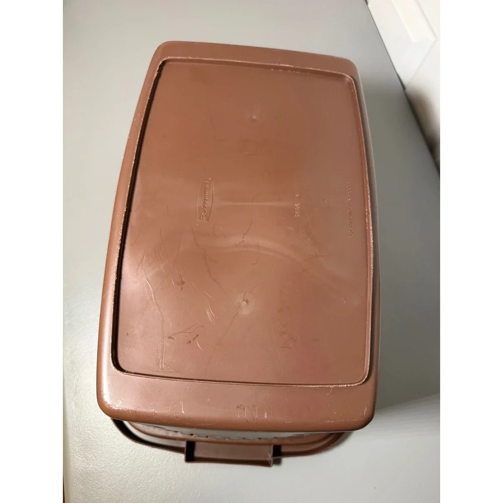 Vintage Rubbermaid 2686 Brown Plastic Shopping Basket Cream Handle 18x12 Utility